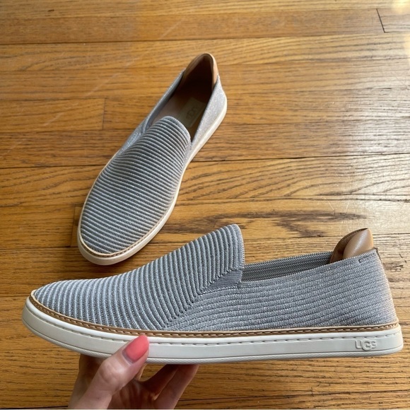 NEW Ugg Sammy Slip On Sneaker 1113450 Grey Silver NWT - Picture 1 of 4